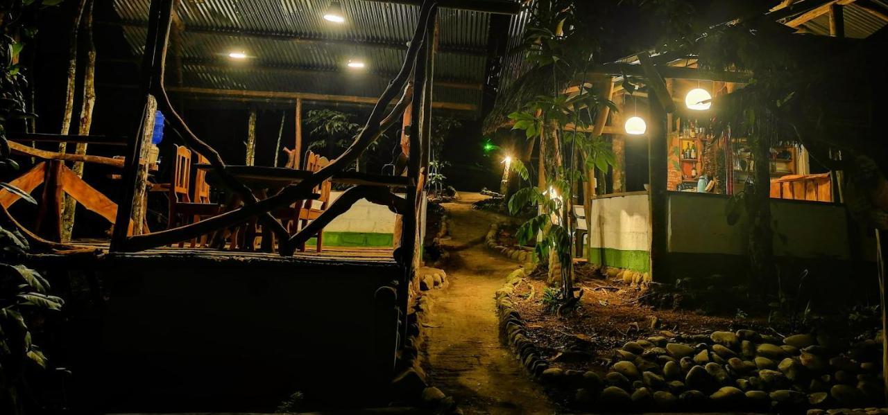 Jungle Roots Hotel Tena Exterior foto